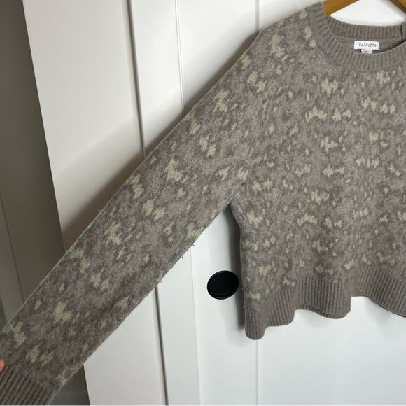 Athleta Hawthorn Animal Printed Beige Textured Crewneck Sweater Size Medium - Picture 4 of 6